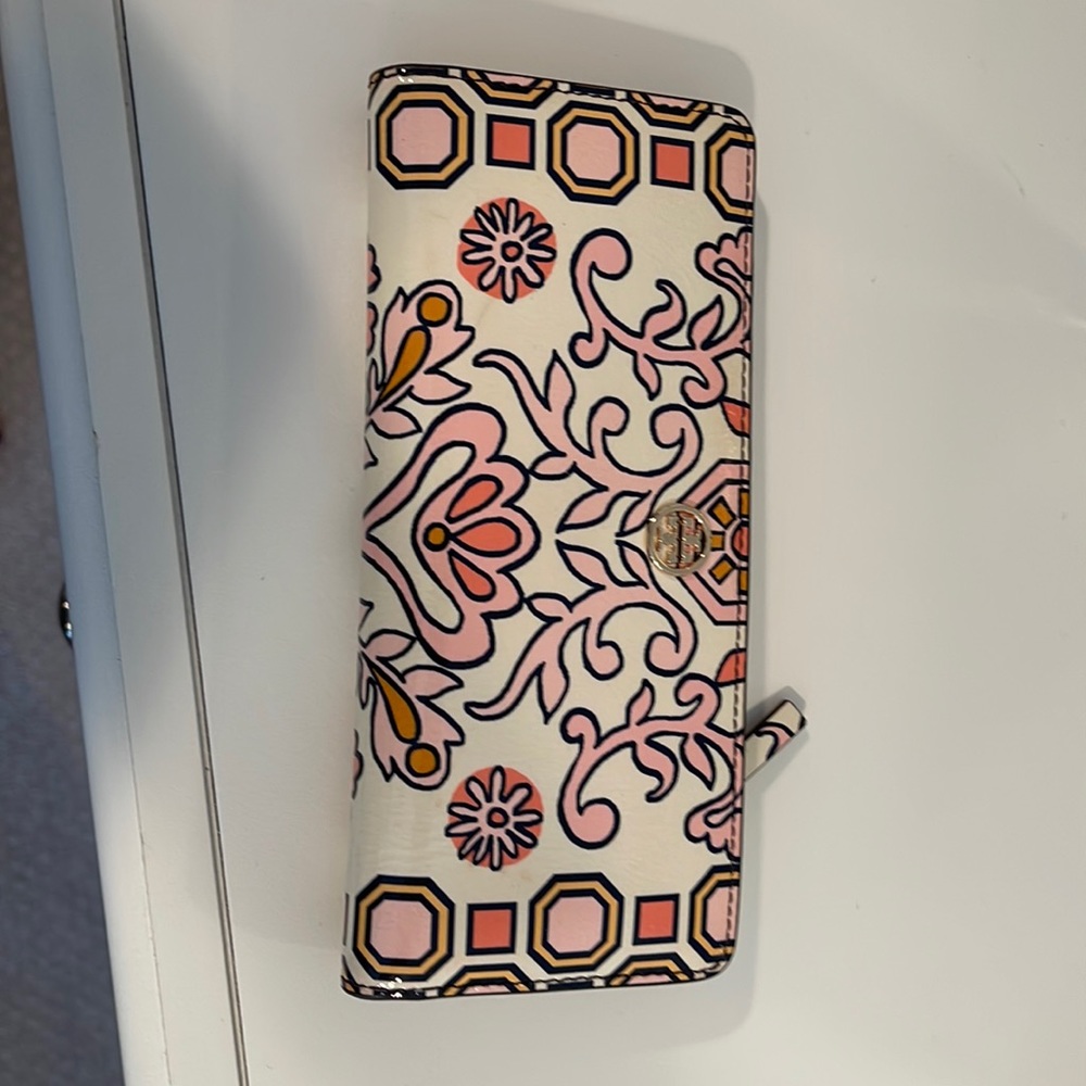 Tory Burch wallet